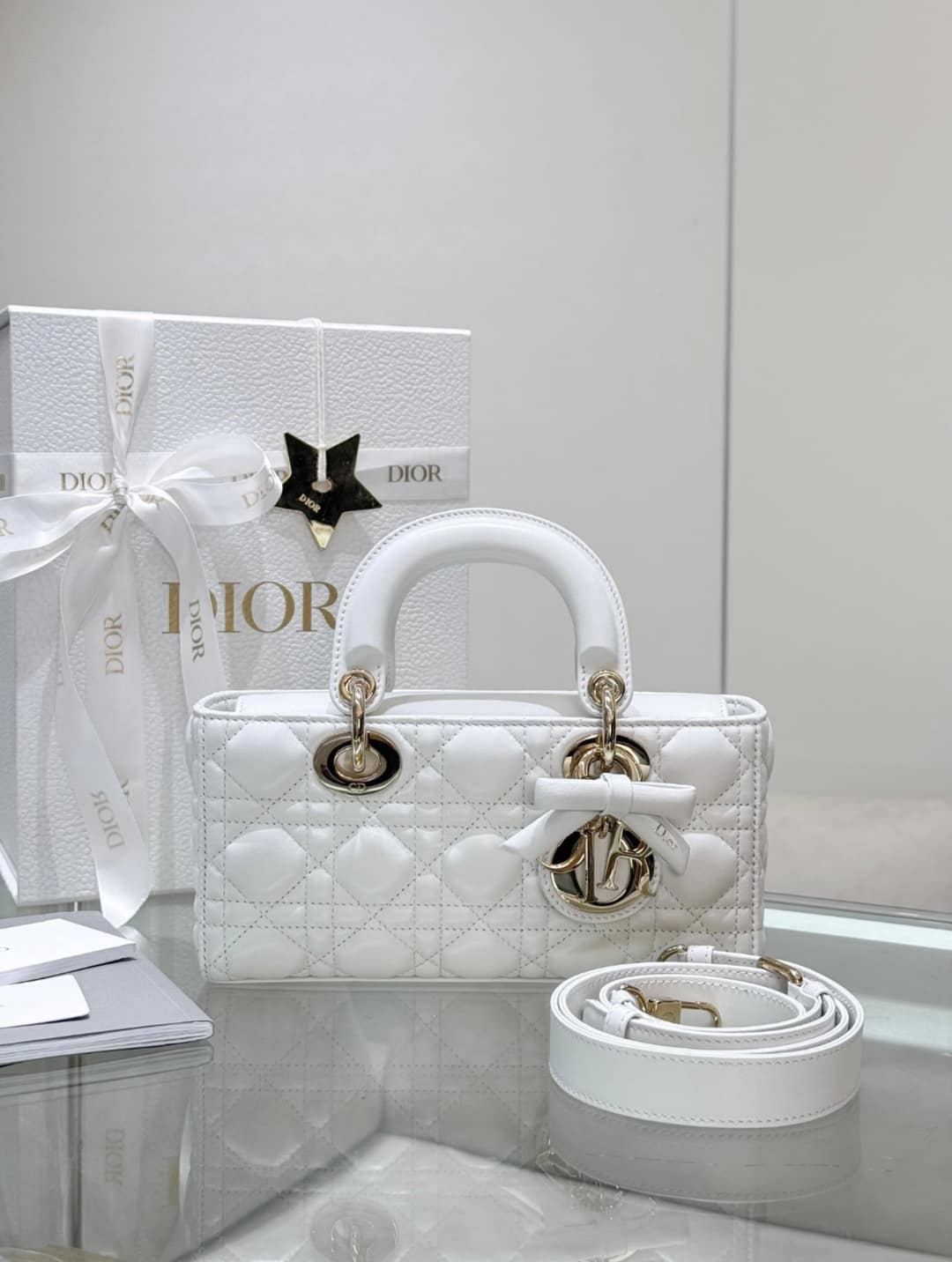 D-Joy Small White