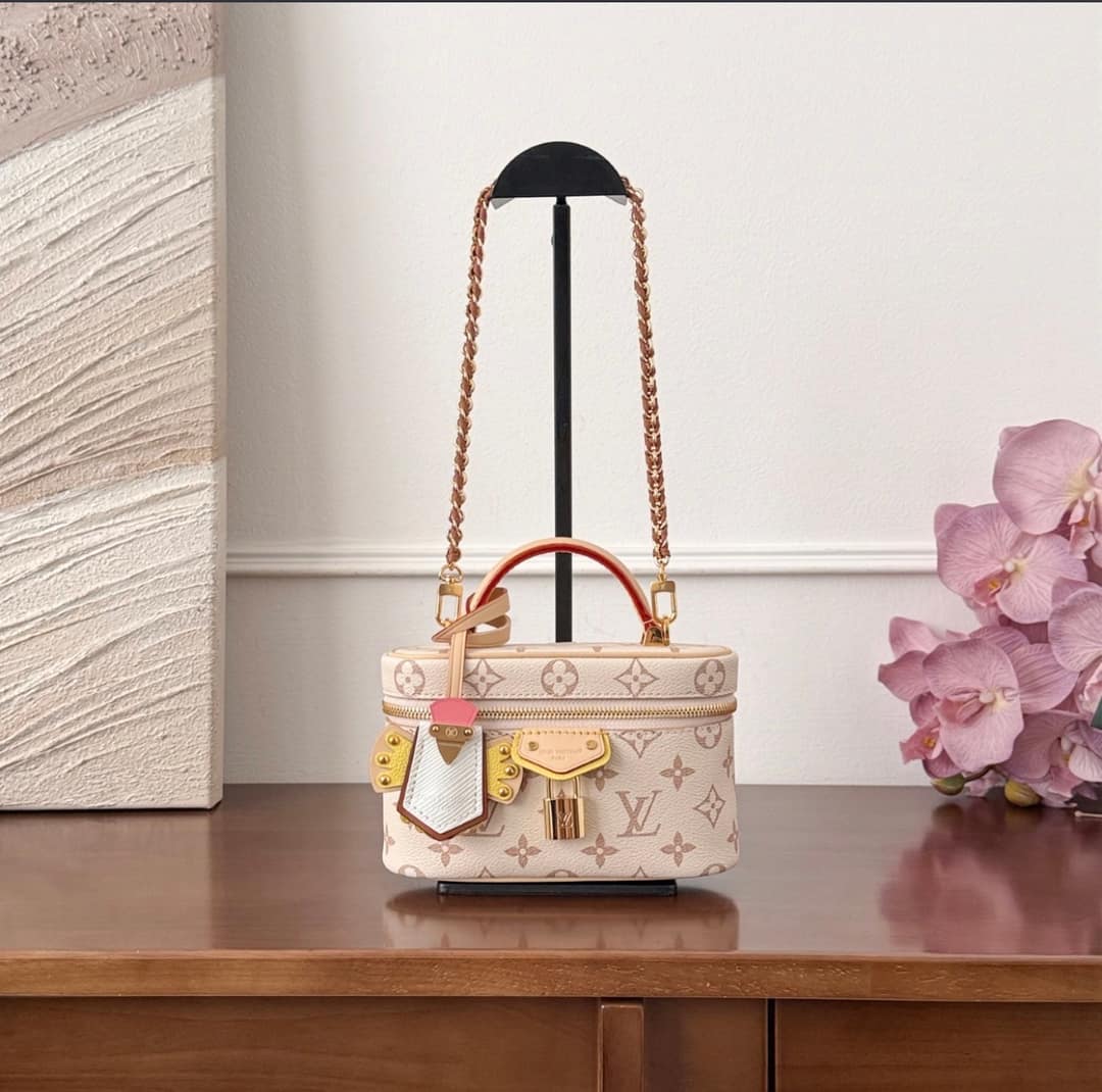 White vanity - Dune Milky white